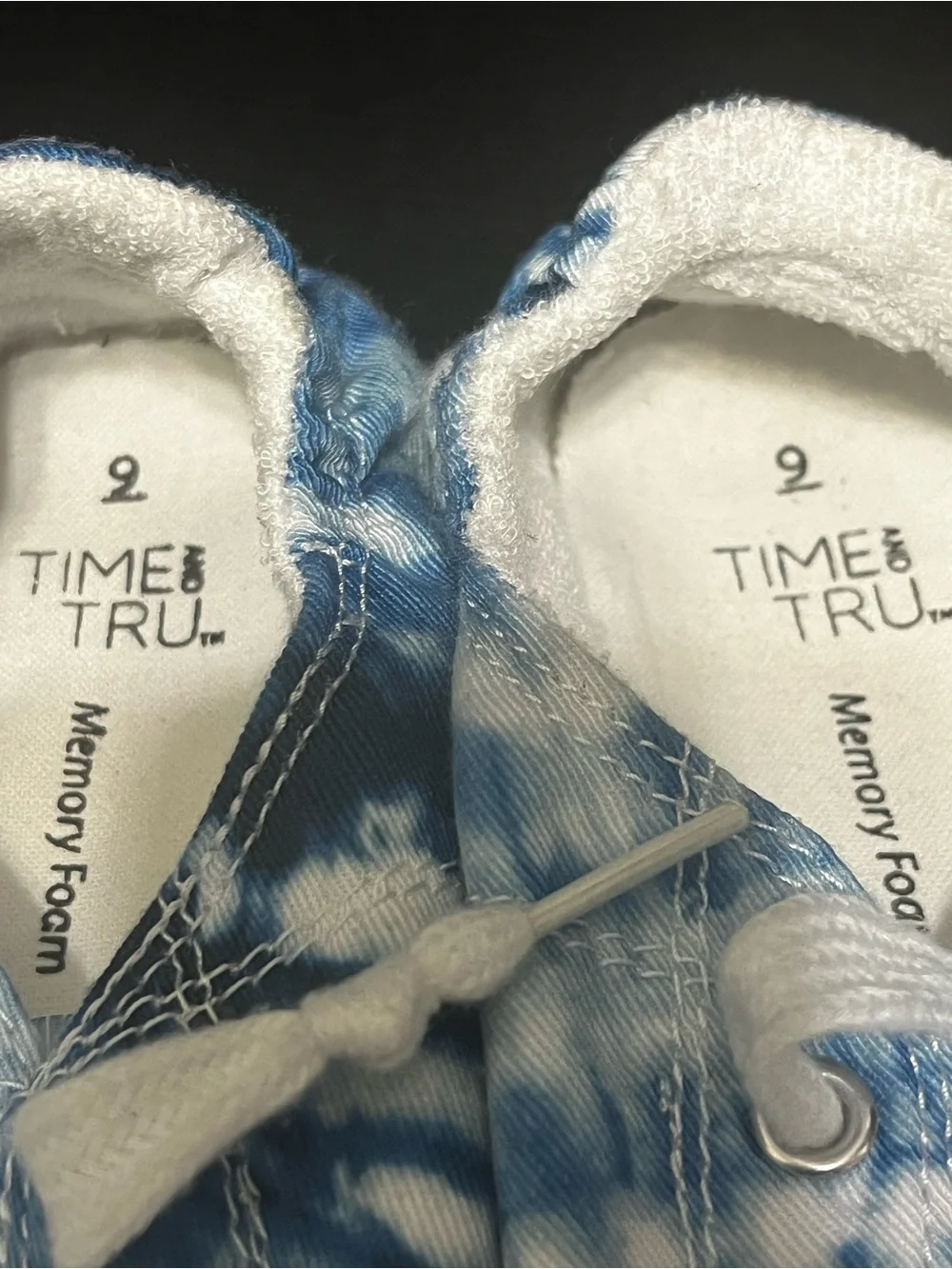 Women’s Time and Tru white and blue tie-dye sneakers Size 9
